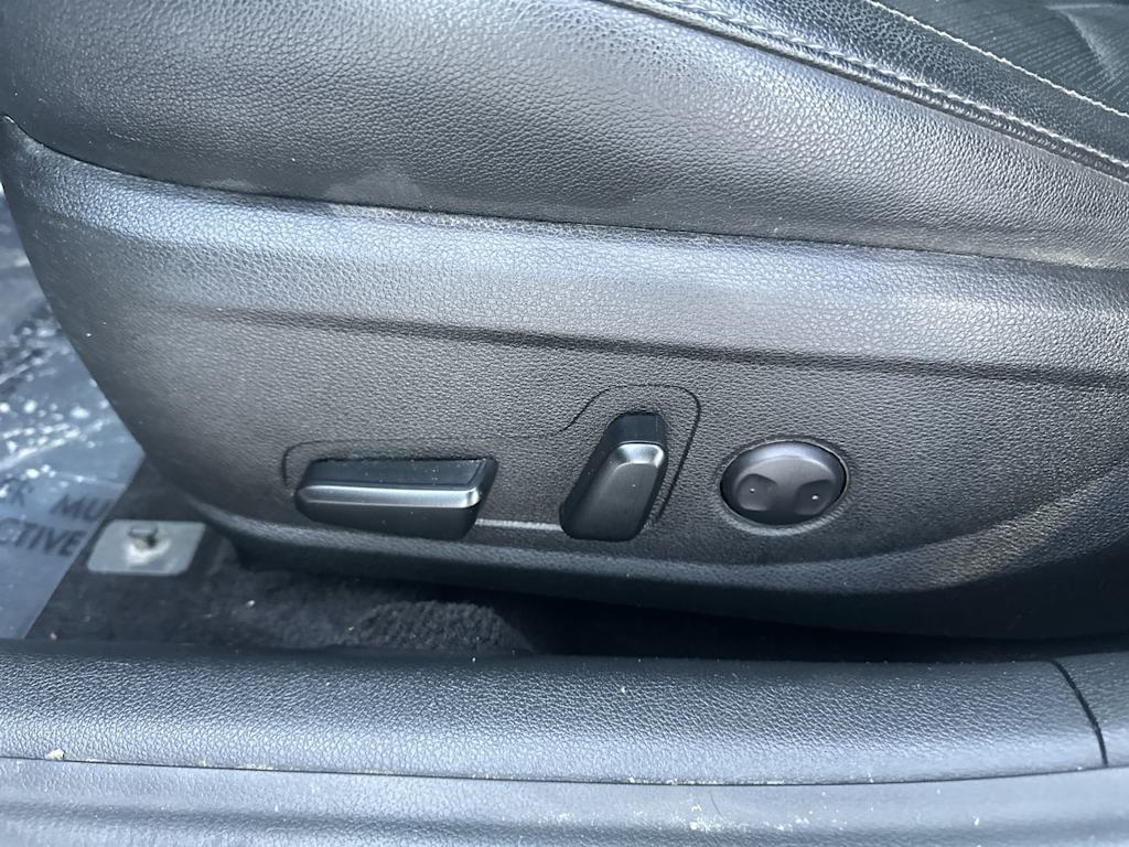 Thumbnail: 2020 Kia Optima - 16