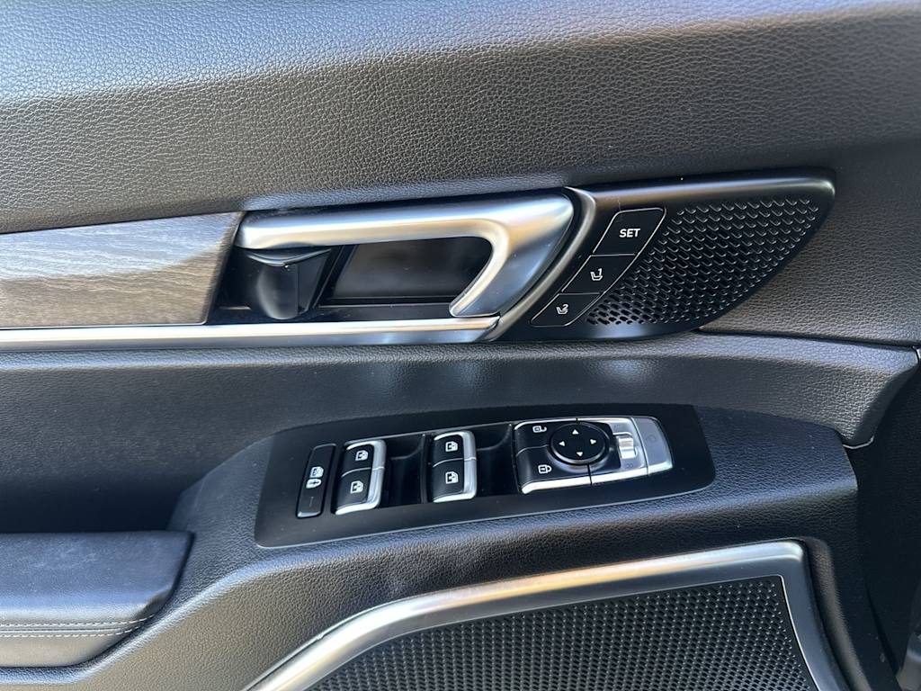 Thumbnail: 2020 Kia Telluride - 16