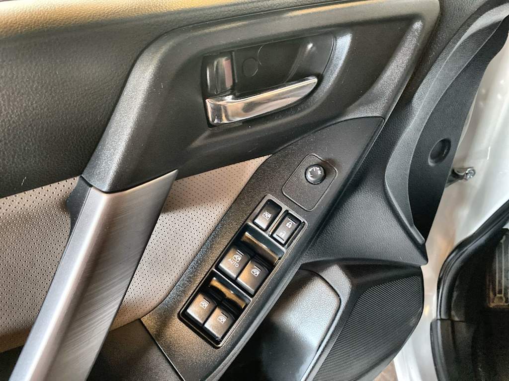 Thumbnail: 2015 Subaru Forester - 21