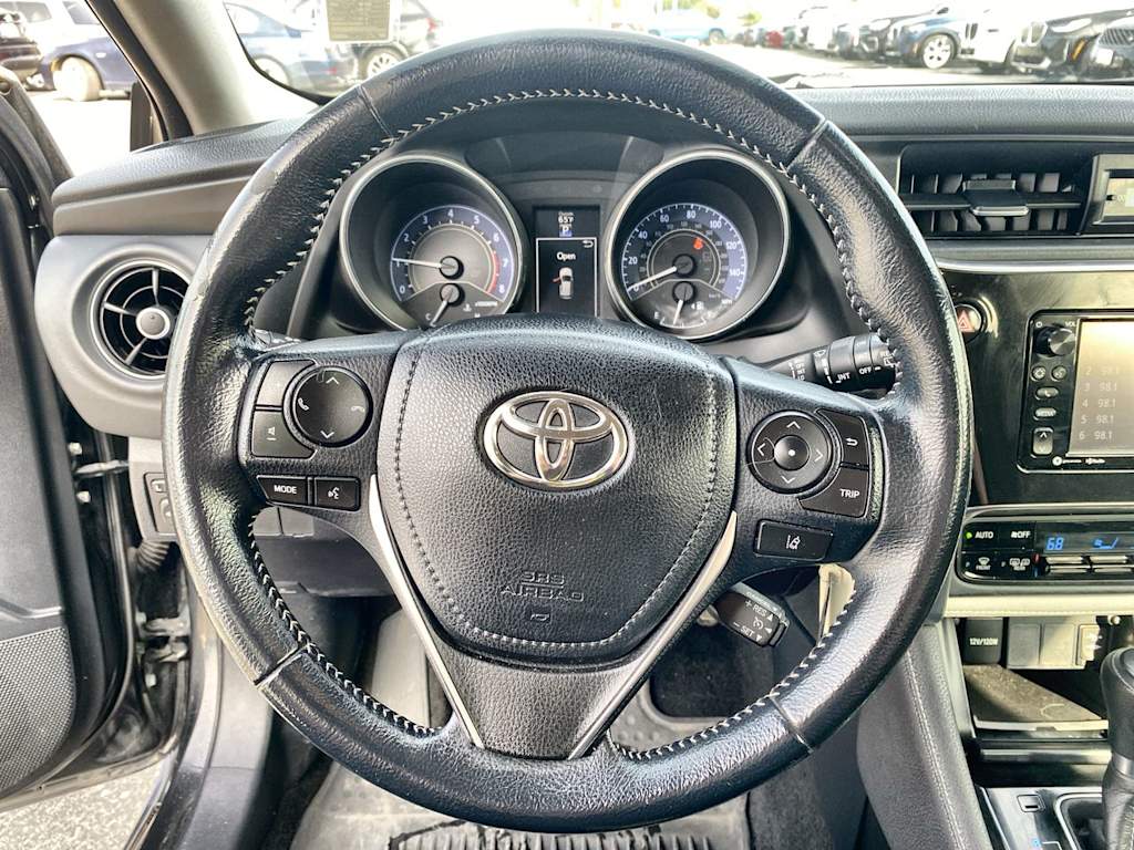 Thumbnail: 2017 Toyota Corolla iM - 11