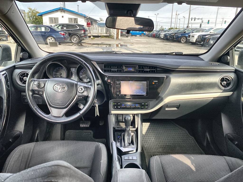 Thumbnail: 2017 Toyota Corolla iM - 2