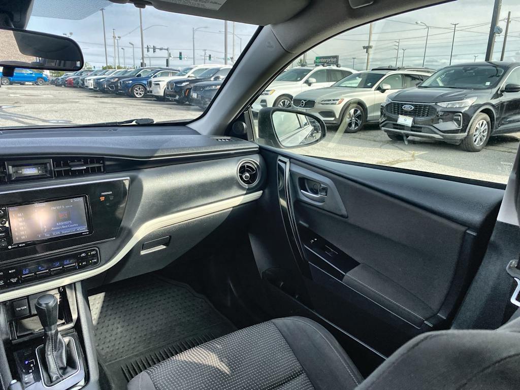 Thumbnail: 2017 Toyota Corolla iM - 6