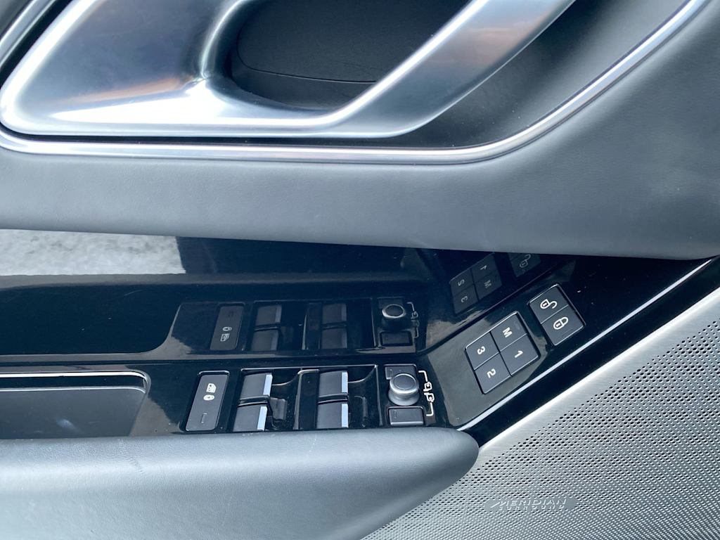 Thumbnail: 2019 Land Rover Range Rover Velar - 17