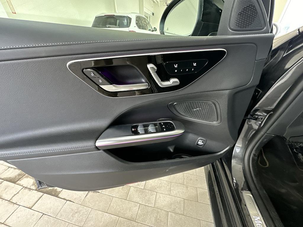 Thumbnail: 2023 Mercedes-Benz C-Class - 14