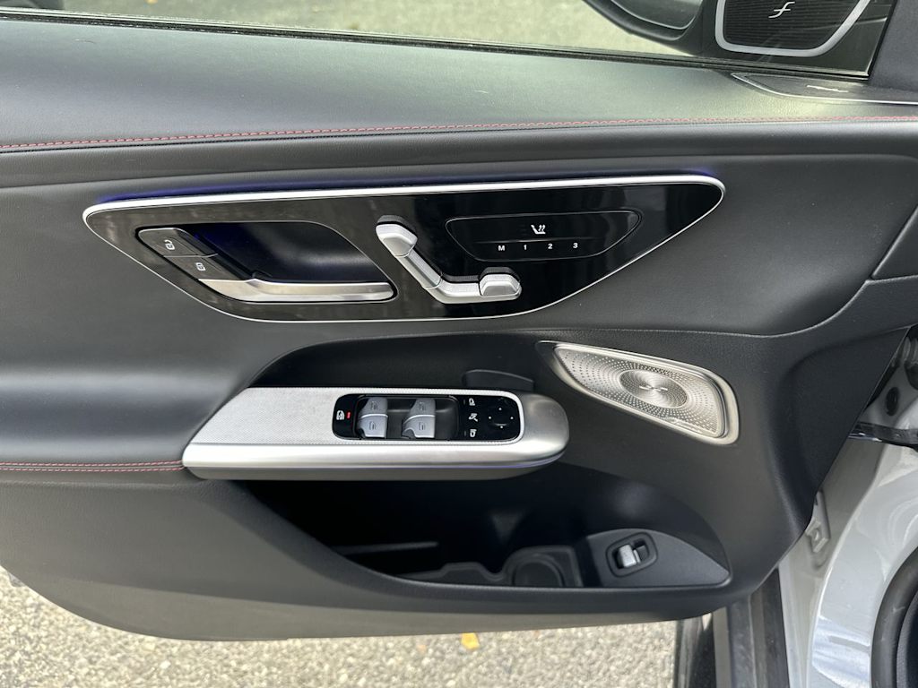 Thumbnail: 2025 Mercedes-Benz GLC - 16