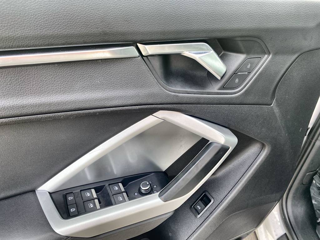 Thumbnail: 2019 Audi Q3 - 21