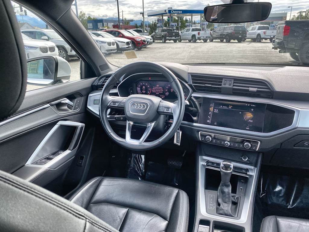 Thumbnail: 2019 Audi Q3 - 10