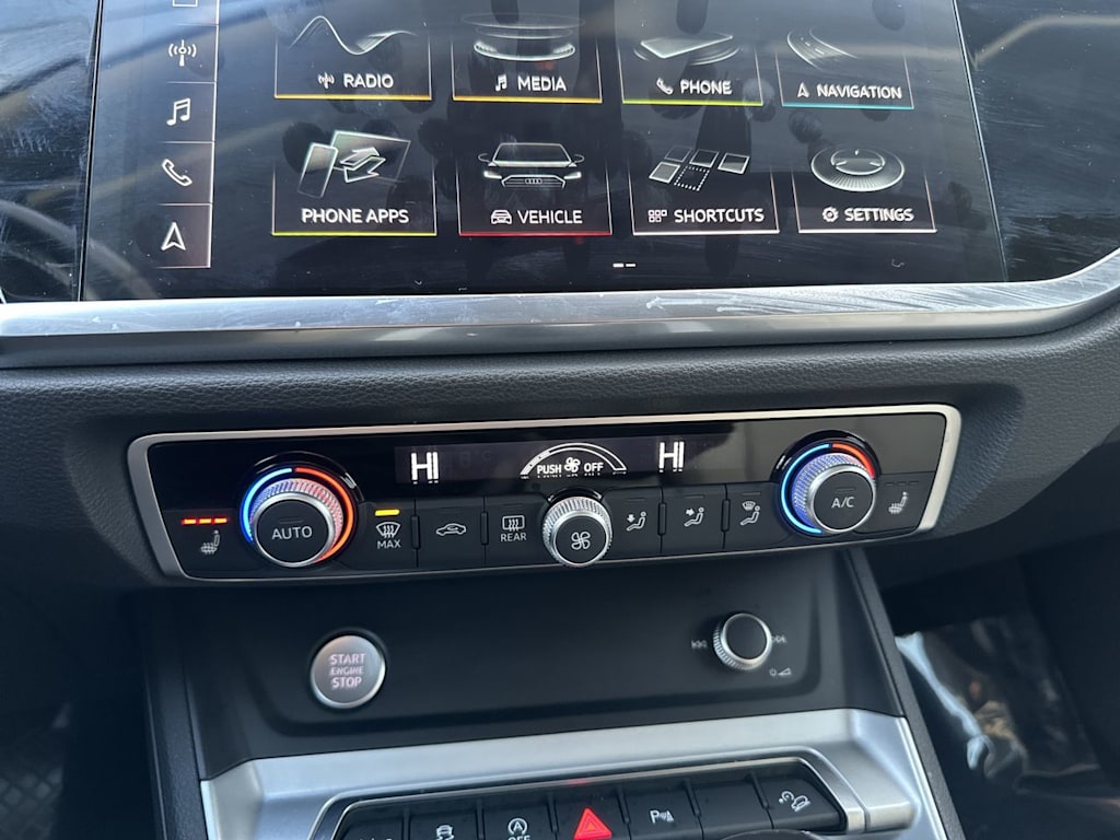 Thumbnail: 2020 Audi Q3 - 20