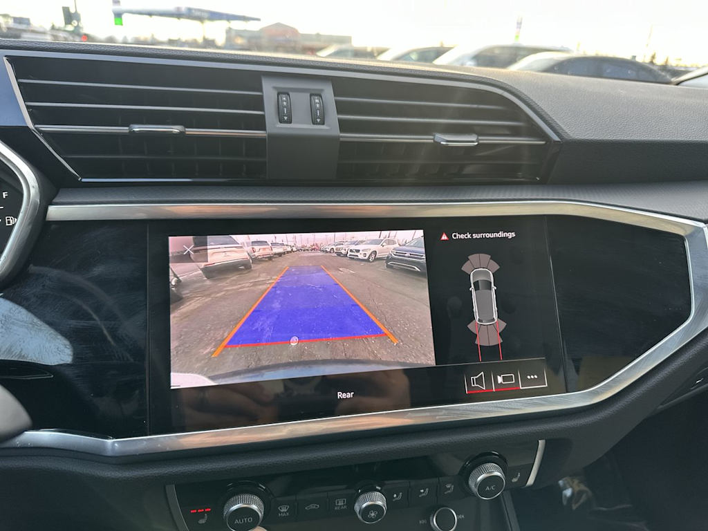 Thumbnail: 2020 Audi Q3 - 18