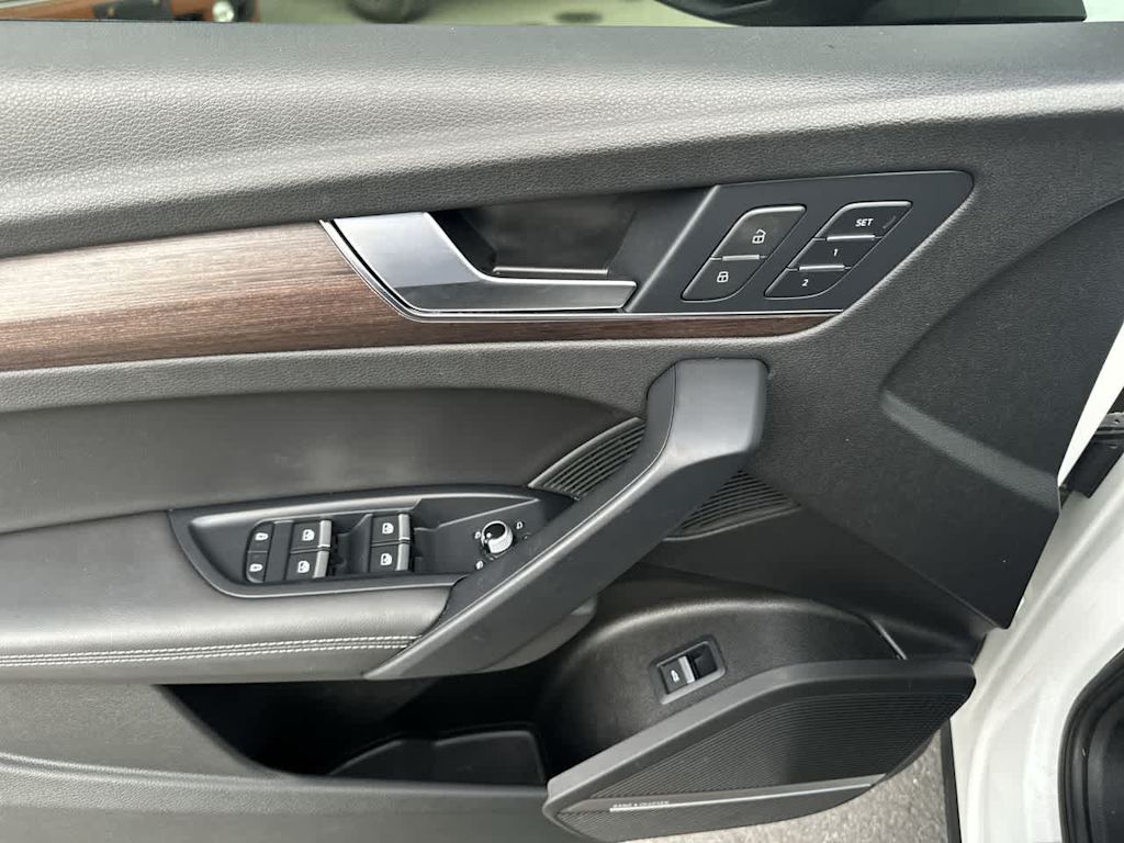 Thumbnail: 2023 Audi Q5 - 16