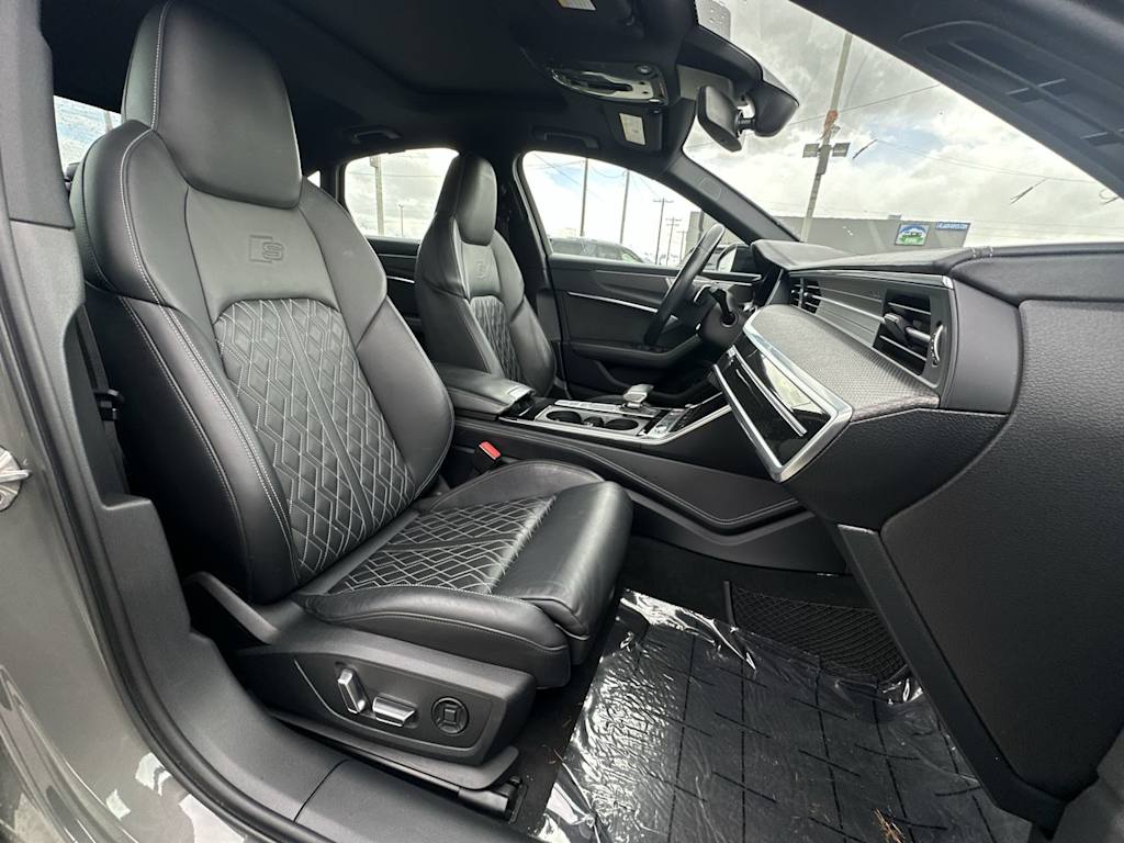 Thumbnail: 2022 Audi S6 - 9