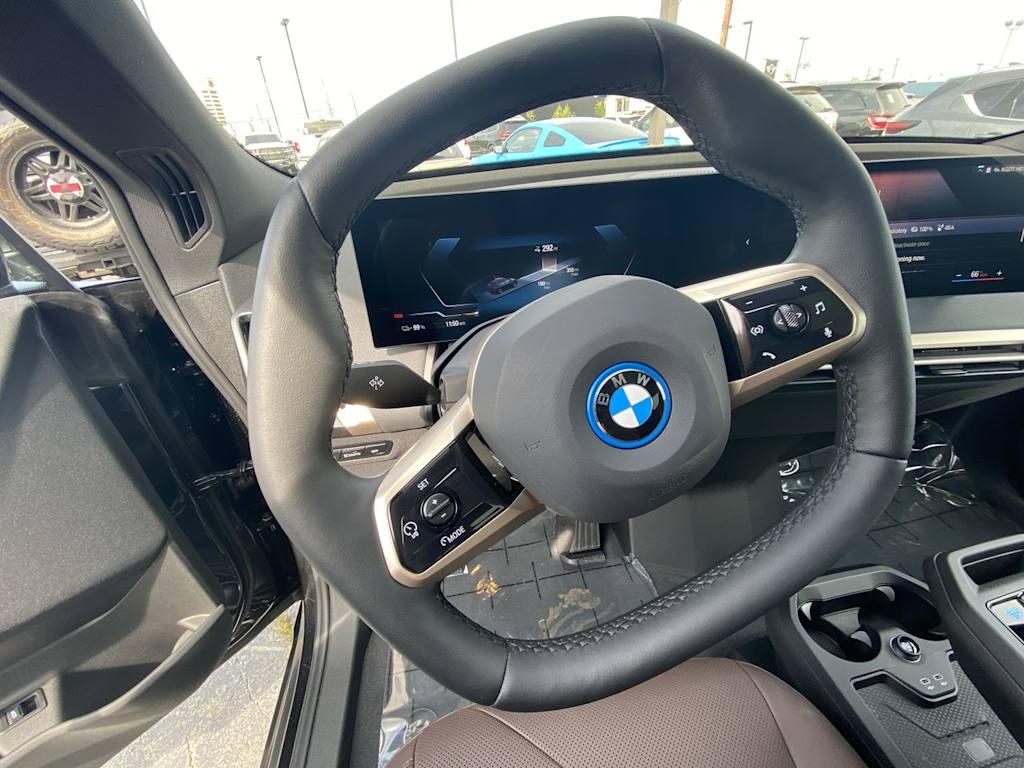 Thumbnail: 2024 BMW iX - 2