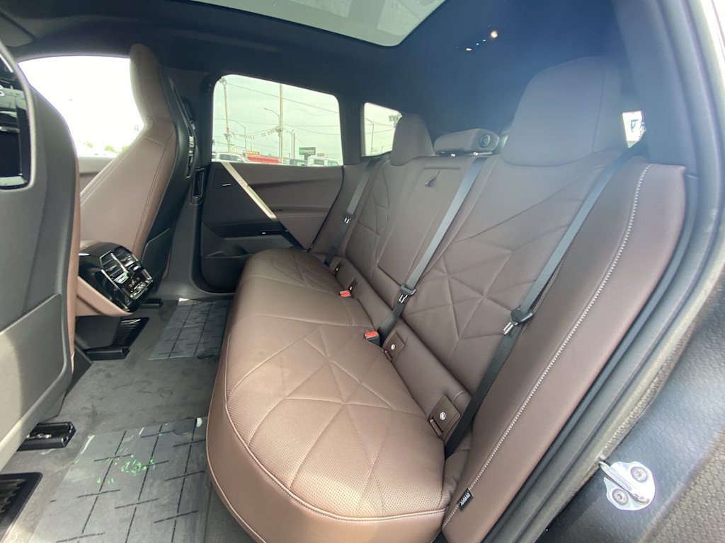 Thumbnail: 2024 BMW iX - 8
