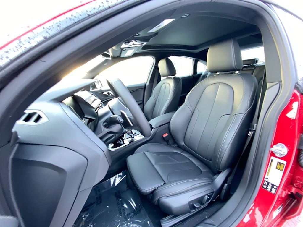 Thumbnail: 2024 BMW 2 Series - 9