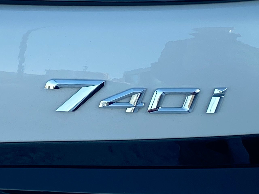 Thumbnail: 2024 BMW 7 Series - 23
