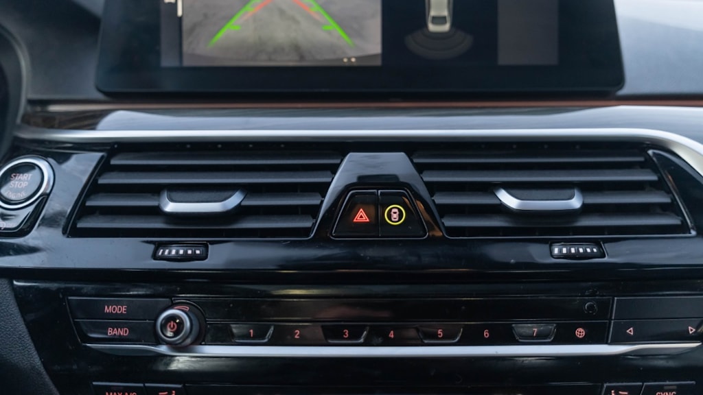 Thumbnail: 2020 BMW 5 Series - 29