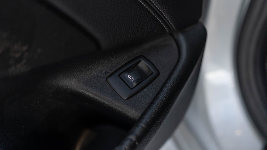 Thumbnail: 2020 BMW 5 Series - 36