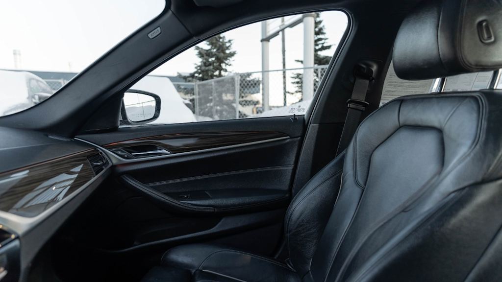 Thumbnail: 2020 BMW 5 Series - 10