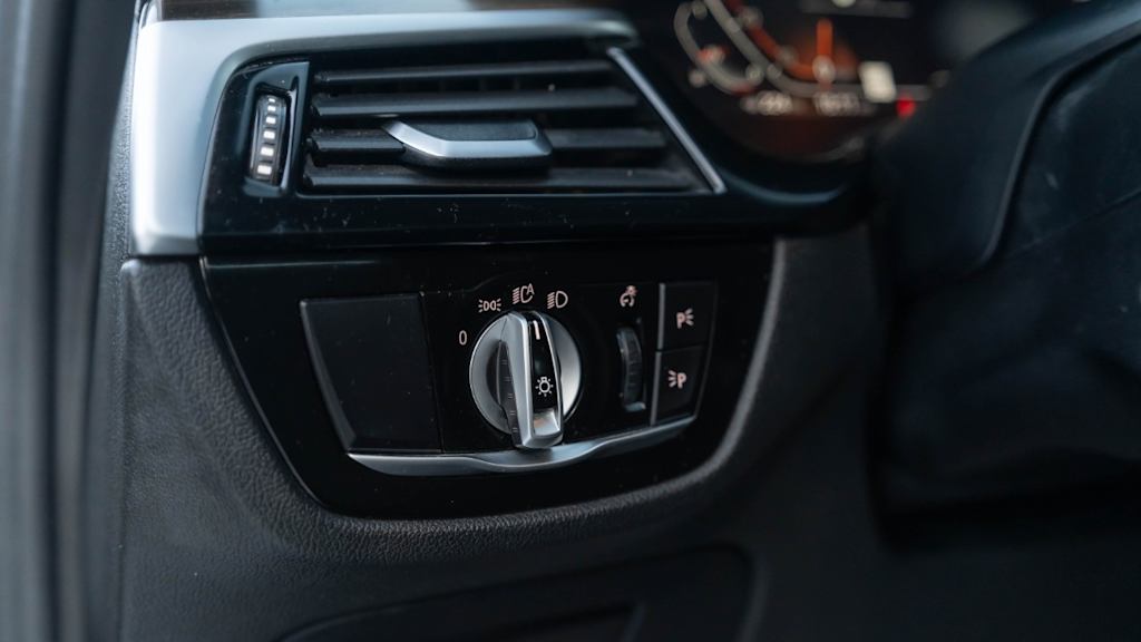 Thumbnail: 2020 BMW 5 Series - 37