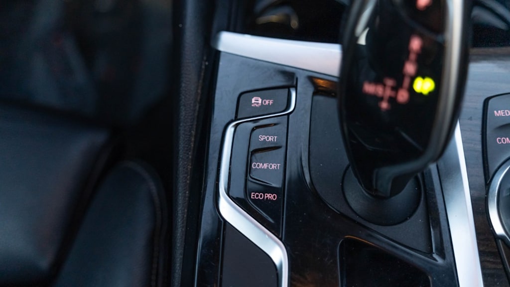 Thumbnail: 2020 BMW 5 Series - 24