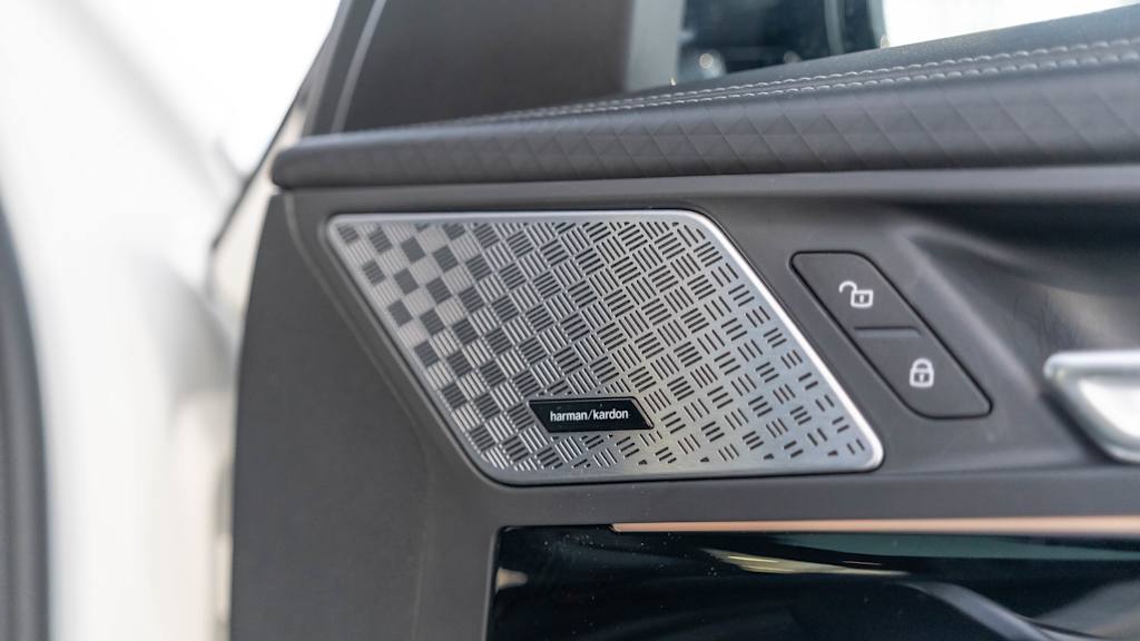 Thumbnail: 2025 BMW X2 - 25