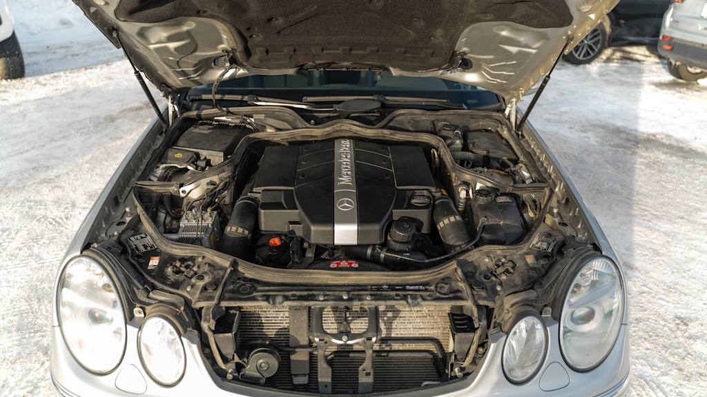 Thumbnail: 2004 Mercedes-Benz E-Class - 8