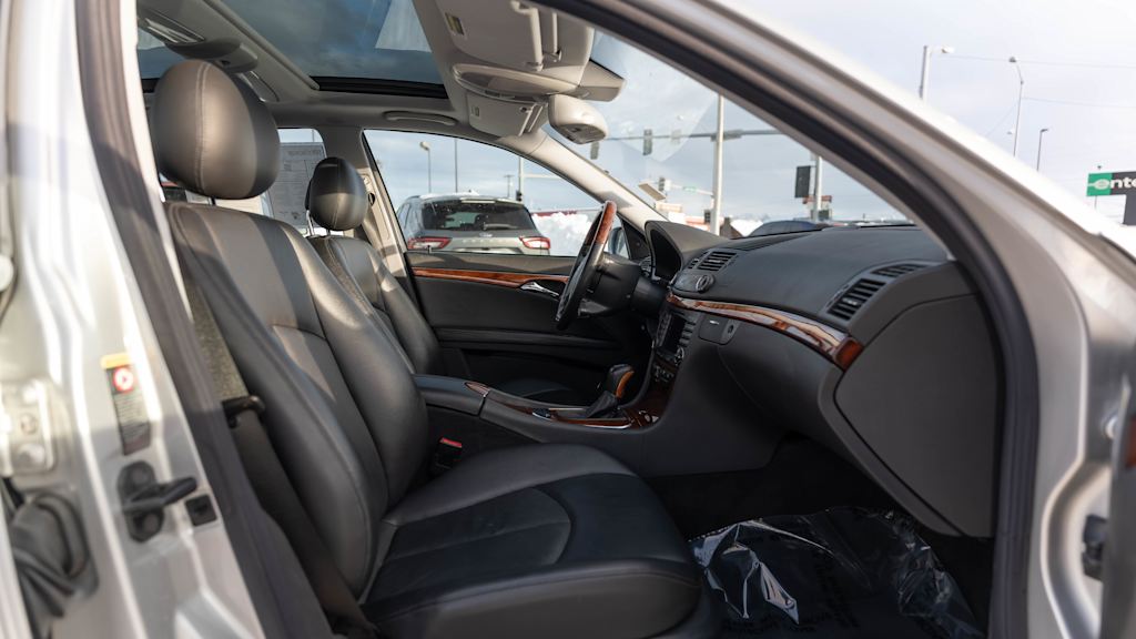 Thumbnail: 2004 Mercedes-Benz E-Class - 10