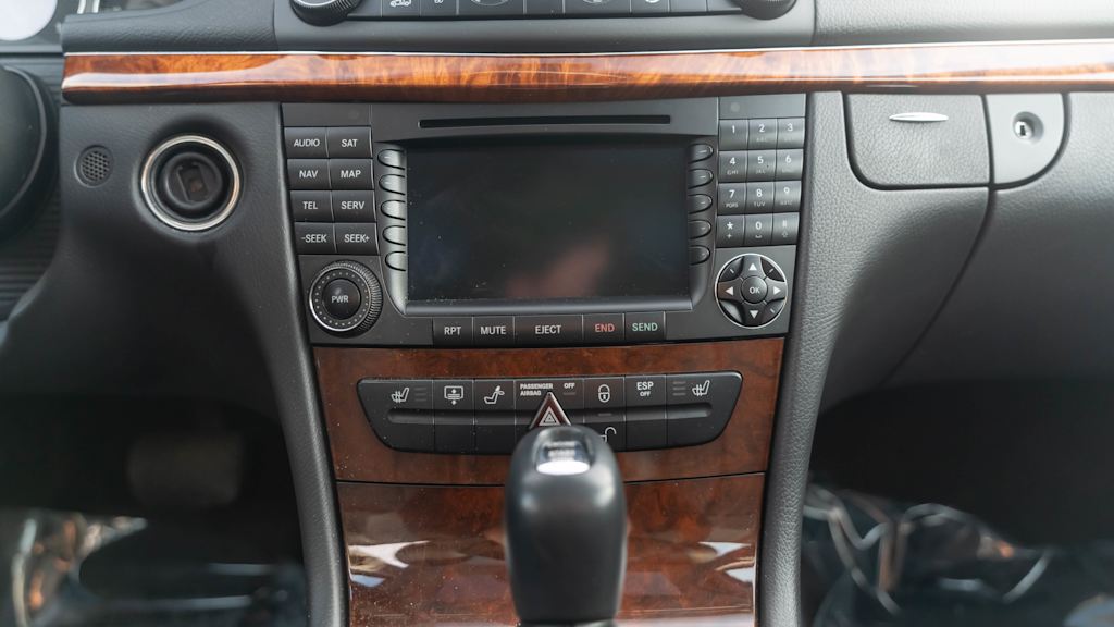 Thumbnail: 2004 Mercedes-Benz E-Class - 15