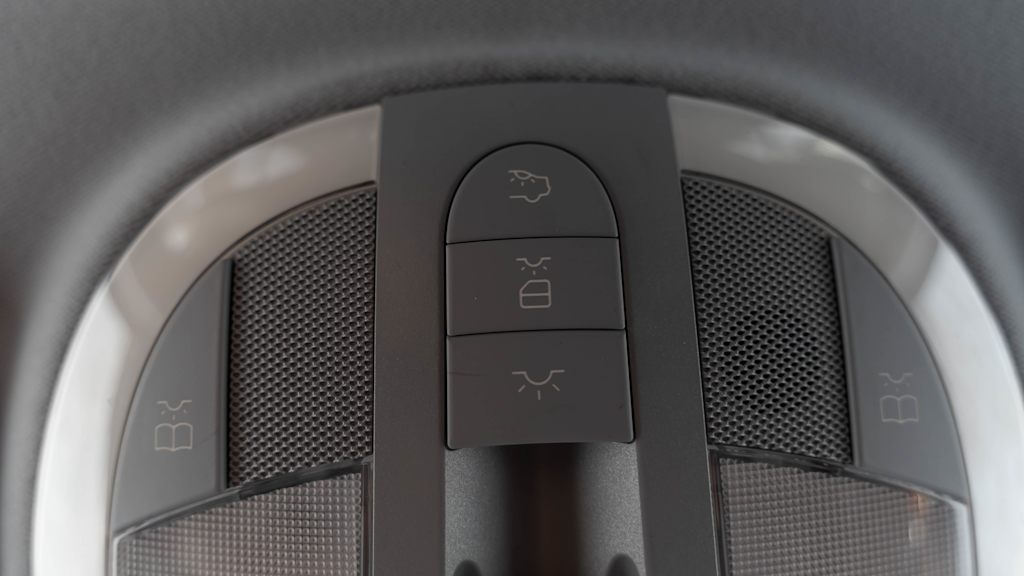 Thumbnail: 2004 Mercedes-Benz E-Class - 83