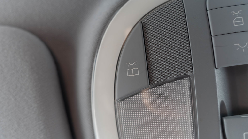 Thumbnail: 2004 Mercedes-Benz E-Class - 84