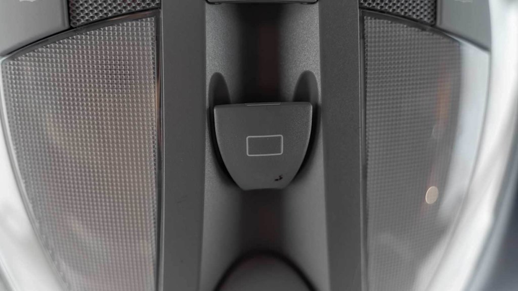 Thumbnail: 2004 Mercedes-Benz E-Class - 88