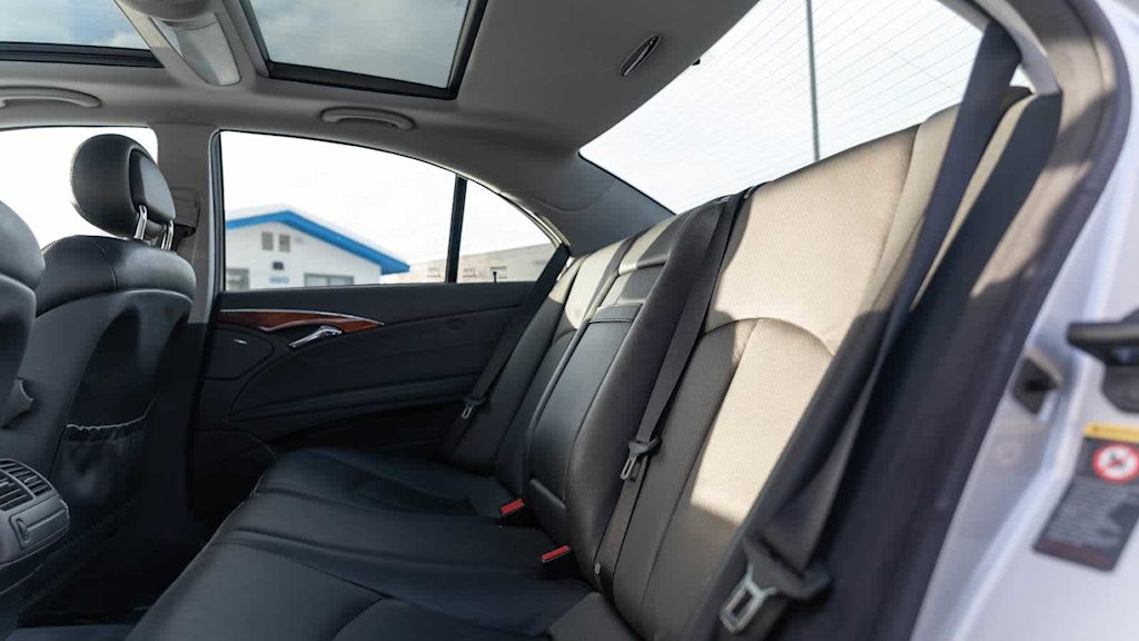 Thumbnail: 2004 Mercedes-Benz E-Class - 46