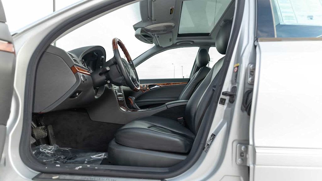 Thumbnail: 2004 Mercedes-Benz E-Class - 120