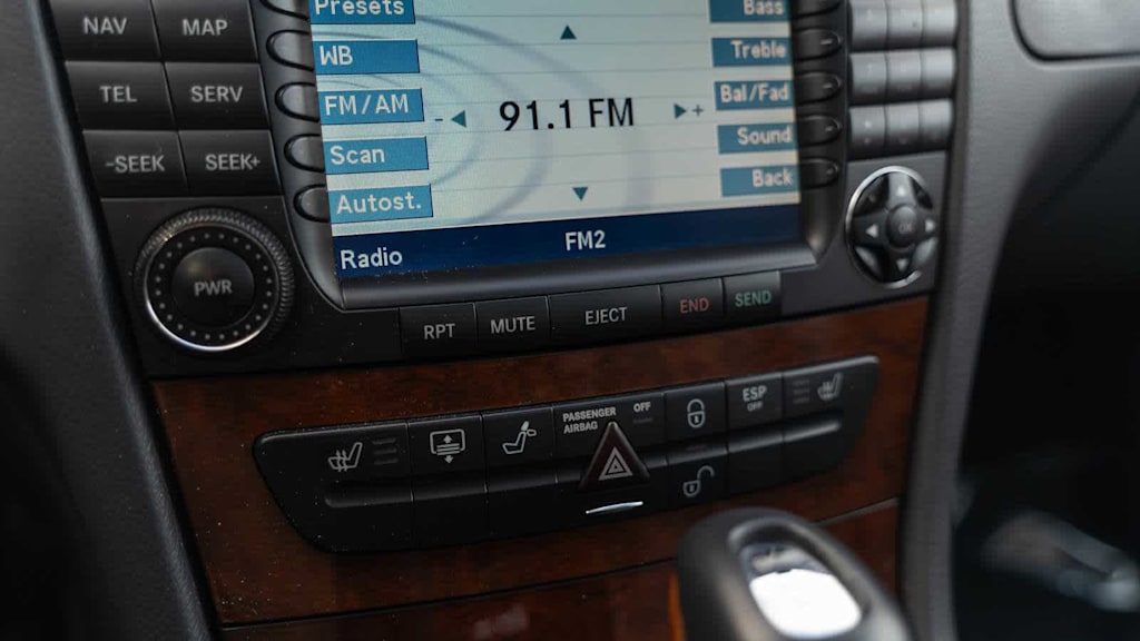 Thumbnail: 2004 Mercedes-Benz E-Class - 106