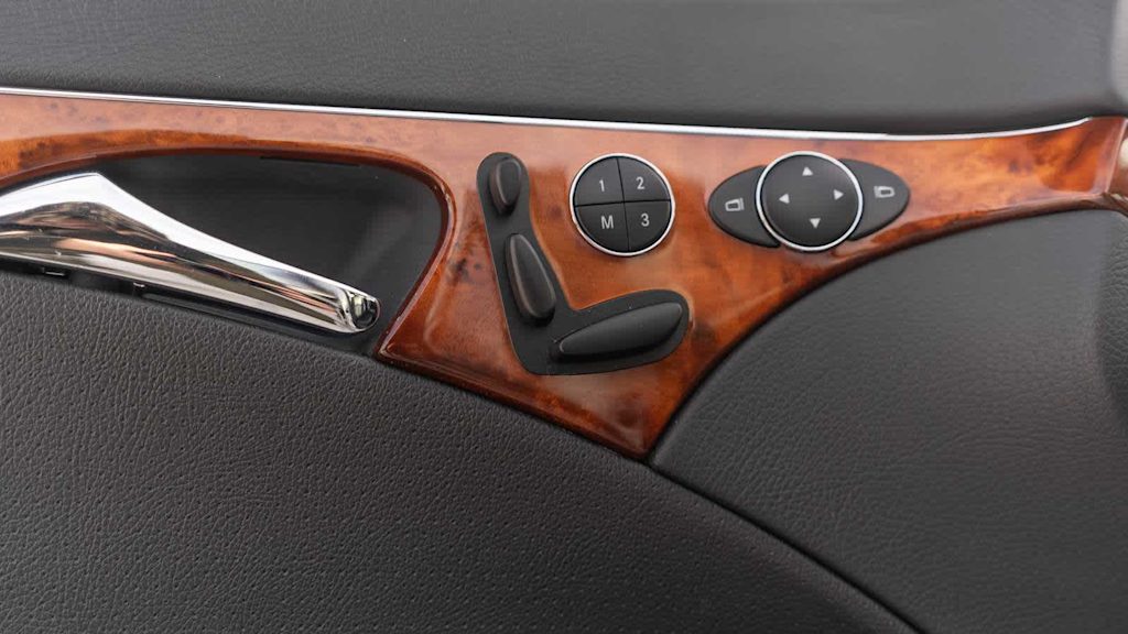 Thumbnail: 2004 Mercedes-Benz E-Class - 67