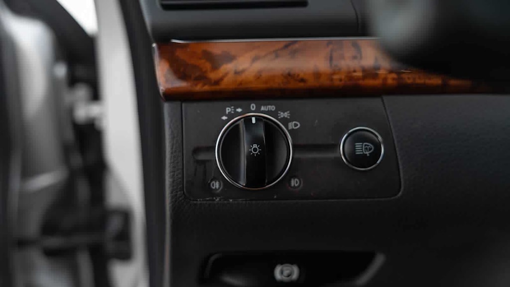 Thumbnail: 2004 Mercedes-Benz E-Class - 75