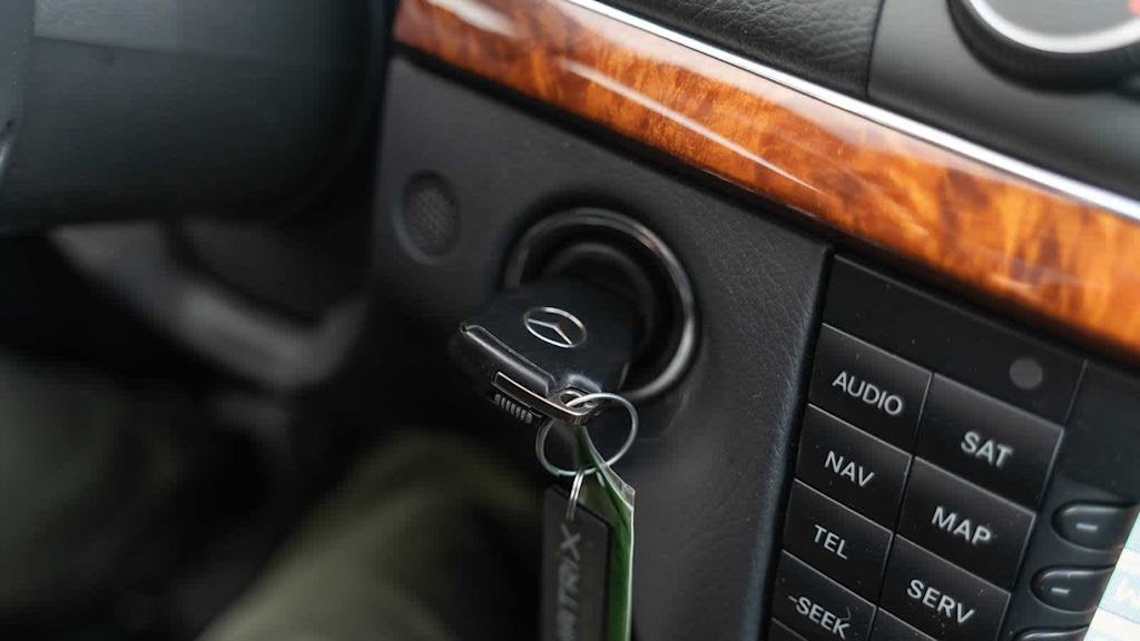 Thumbnail: 2004 Mercedes-Benz E-Class - 107