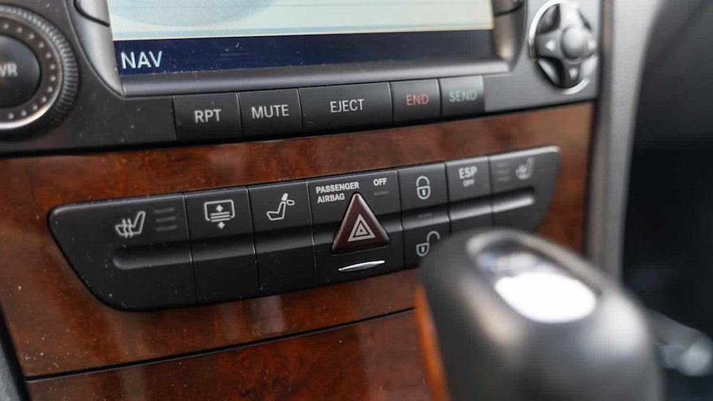 Thumbnail: 2004 Mercedes-Benz E-Class - 102