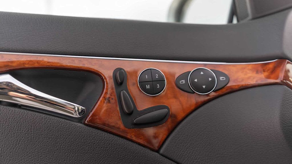 Thumbnail: 2004 Mercedes-Benz E-Class - 69