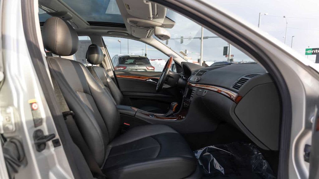 Thumbnail: 2004 Mercedes-Benz E-Class - 11