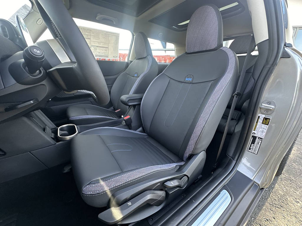 Thumbnail: 2025 MINI Cooper - 8