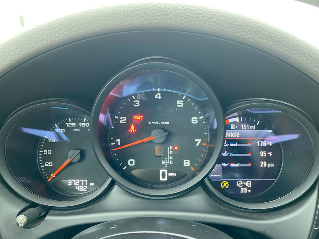 2018 Porsche Macan Base 11