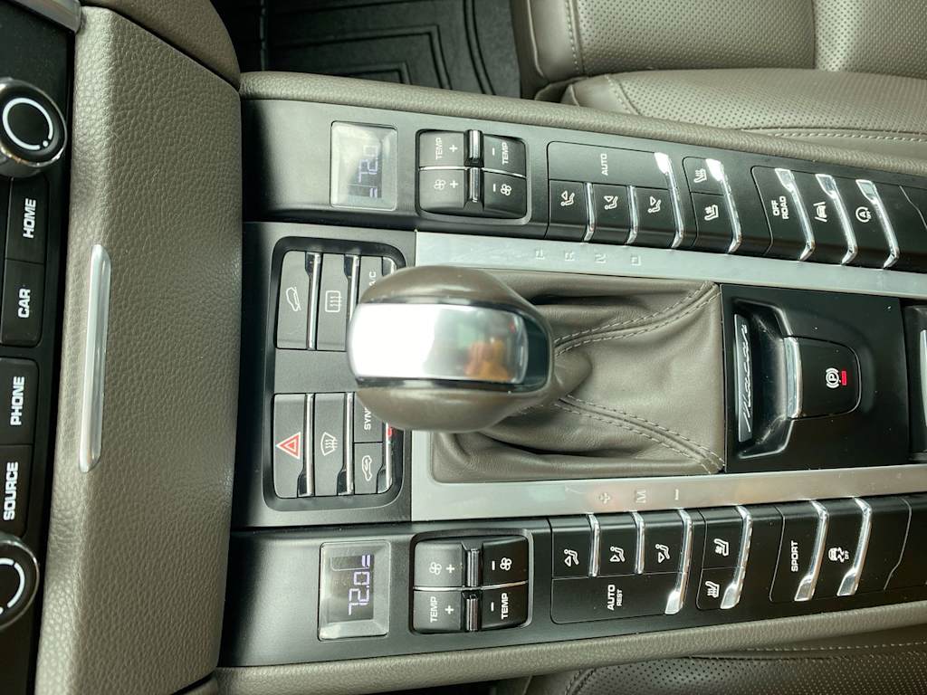 2018 Porsche Macan Base 20
