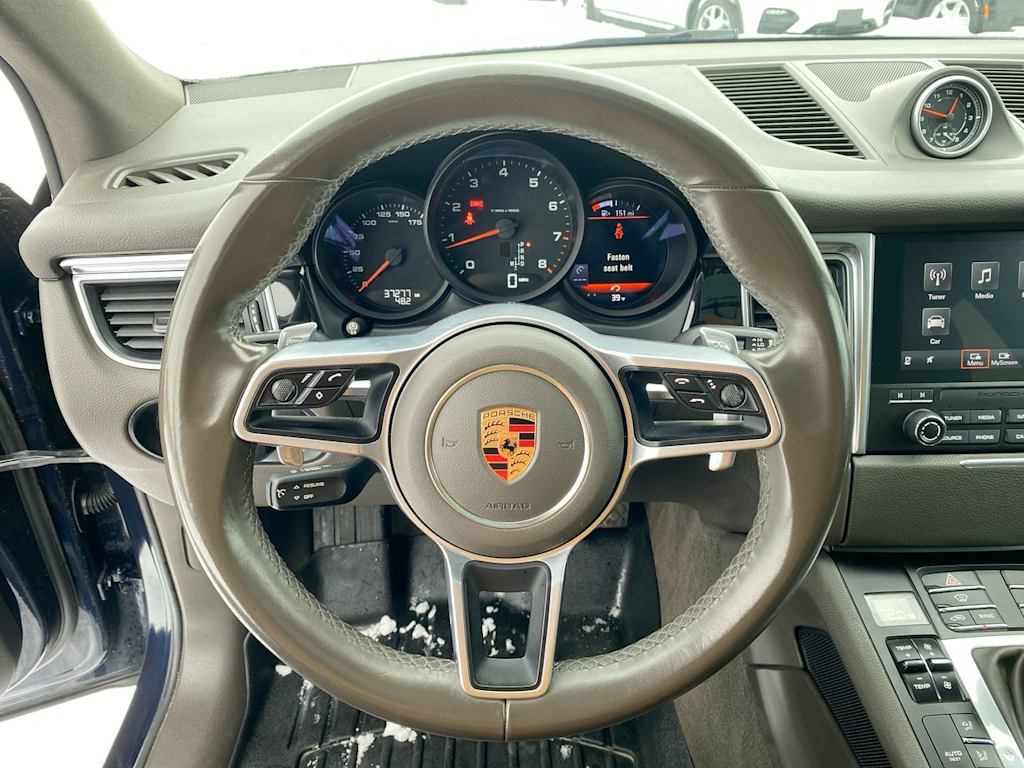 2018 Porsche Macan Base 2