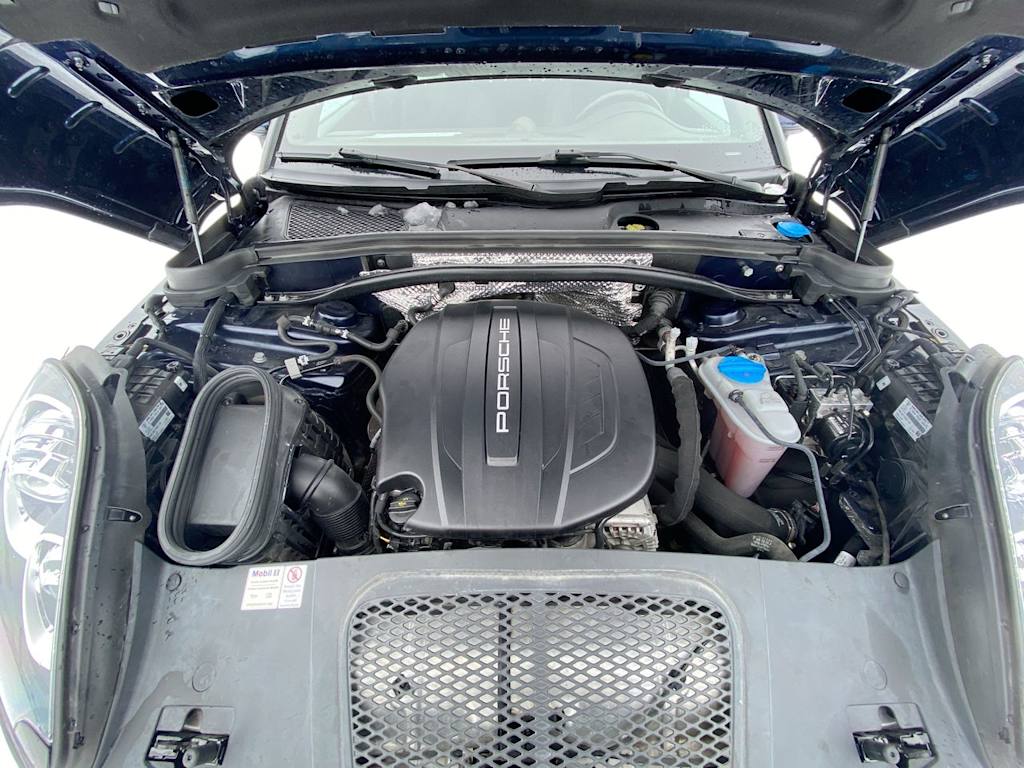 2018 Porsche Macan Base 6