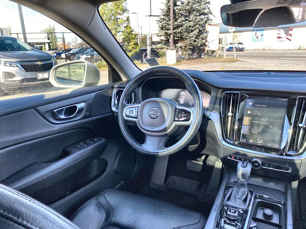 Thumbnail: 2020 Volvo V60 - 10