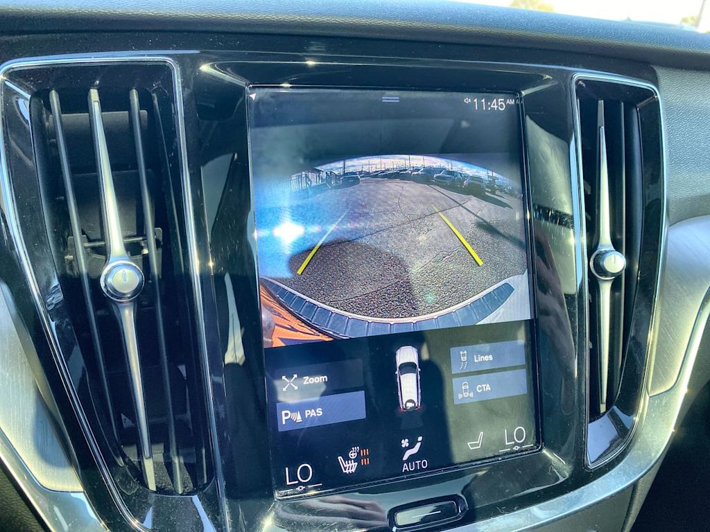 Thumbnail: 2020 Volvo V60 - 23