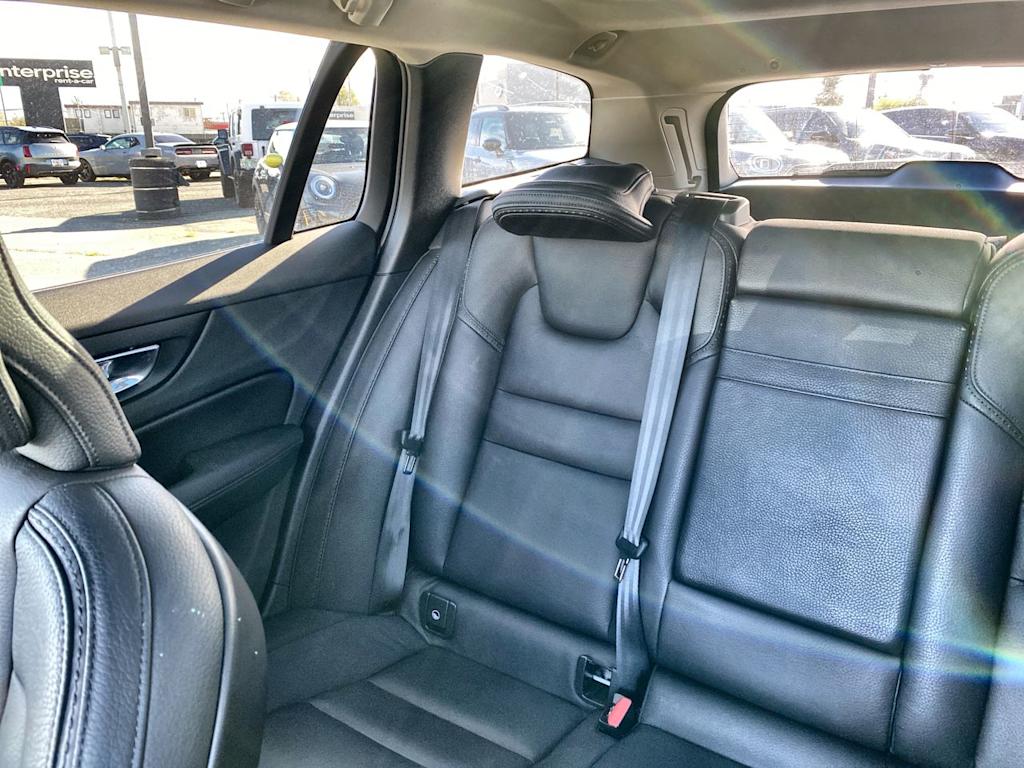 Thumbnail: 2020 Volvo V60 - 9