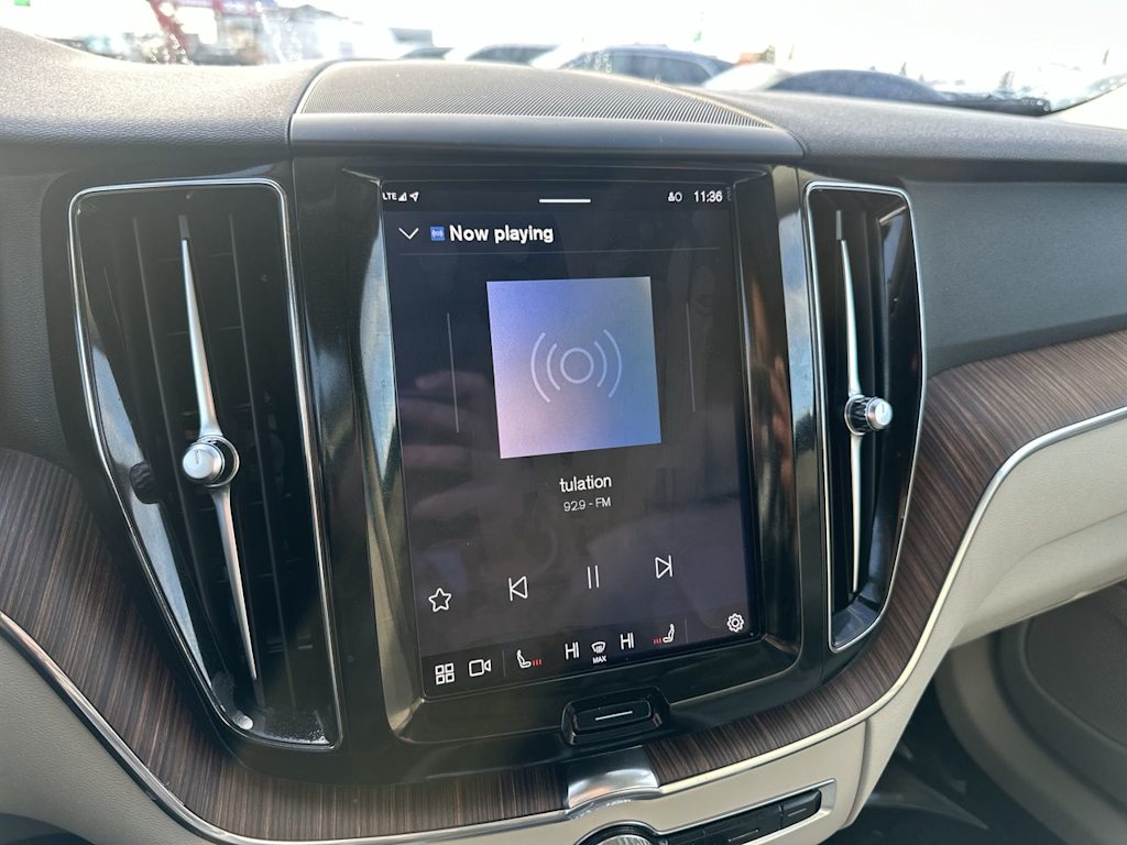 Thumbnail: 2022 Volvo XC60 - 8