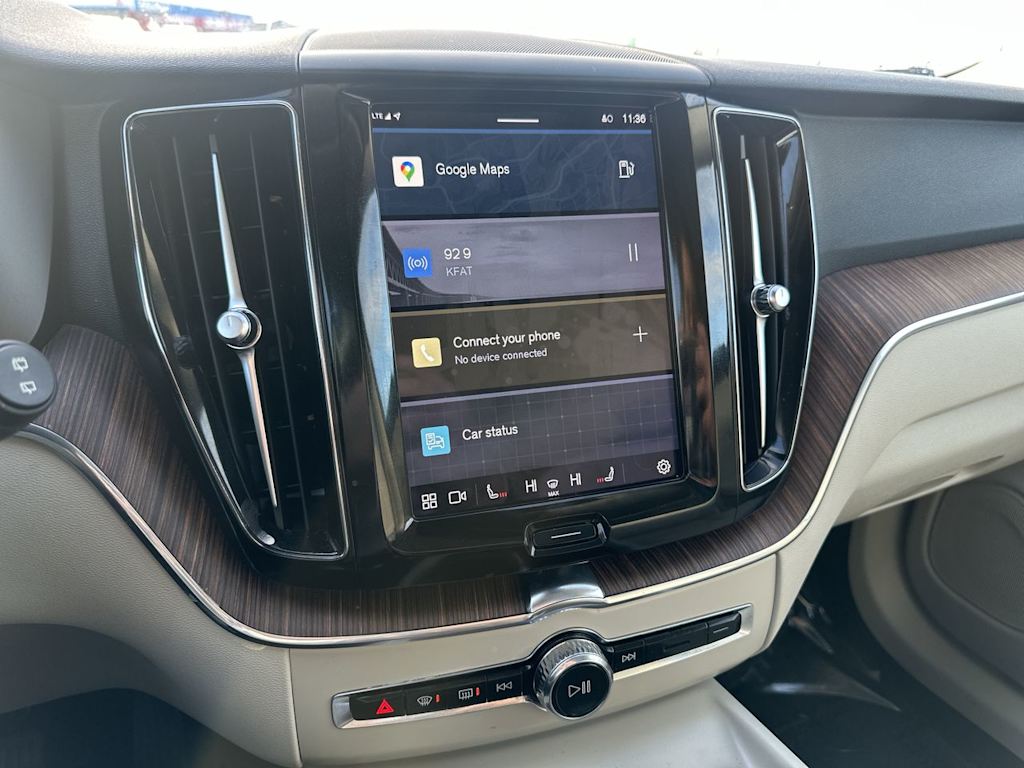 Thumbnail: 2022 Volvo XC60 - 17